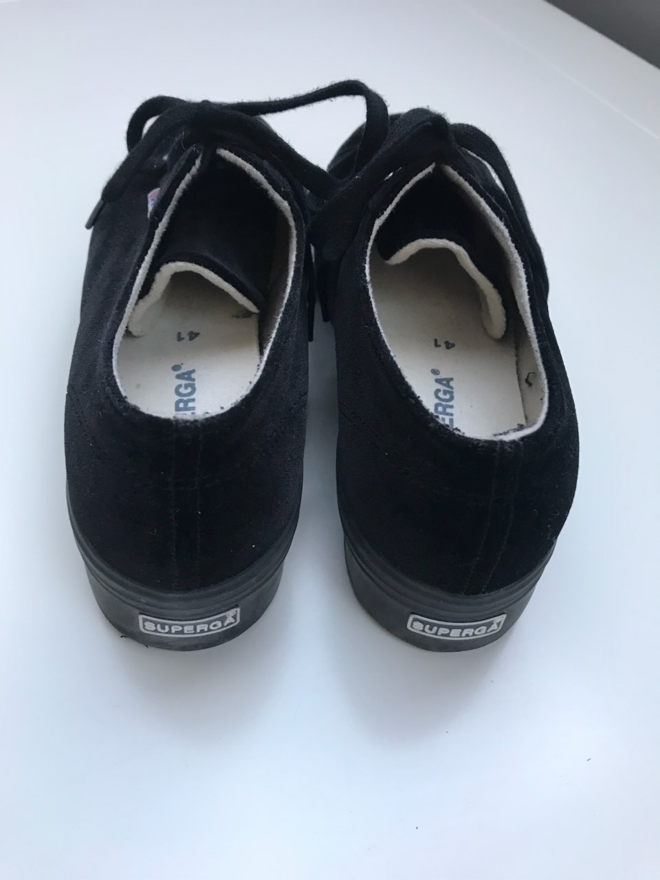 superga svart velour