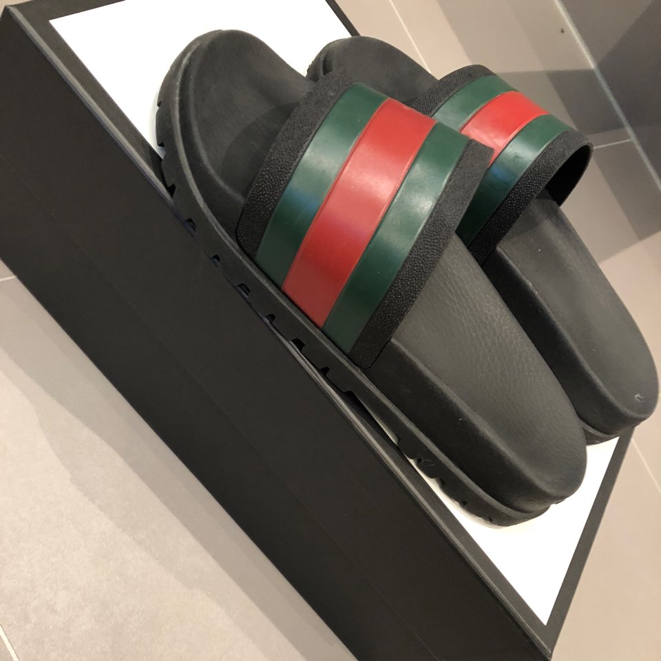Gucci flips • Tise