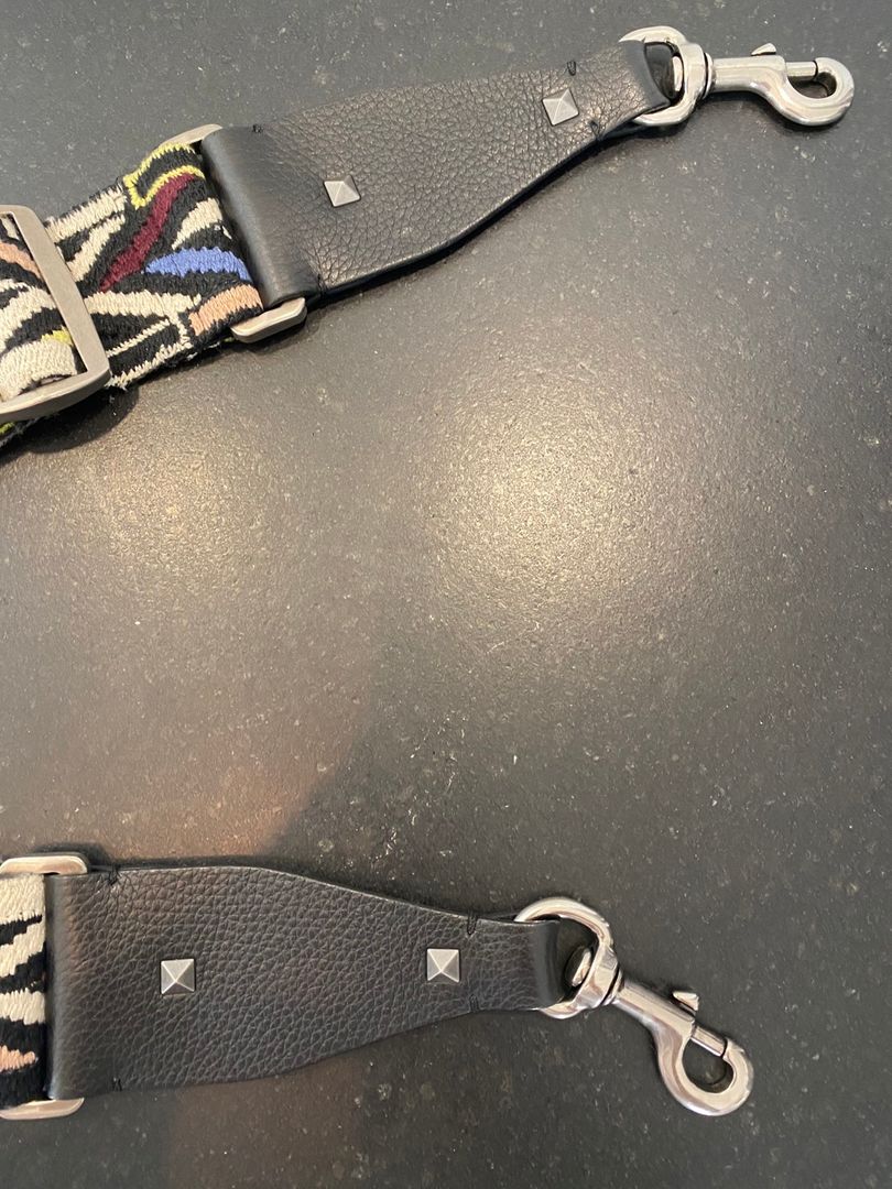 Valentino strap. • Tise