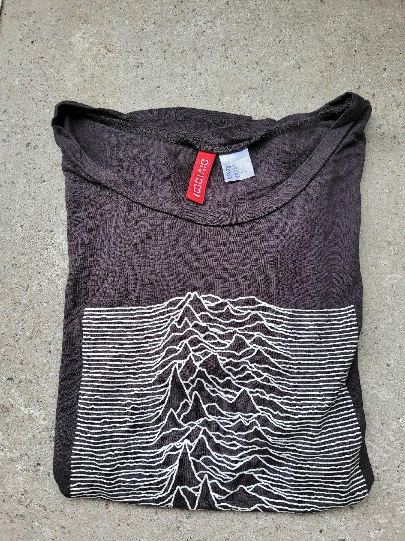 divided-t-shirt-tise