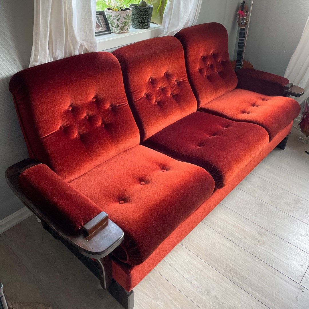 Velour sofa🍊 • Tise