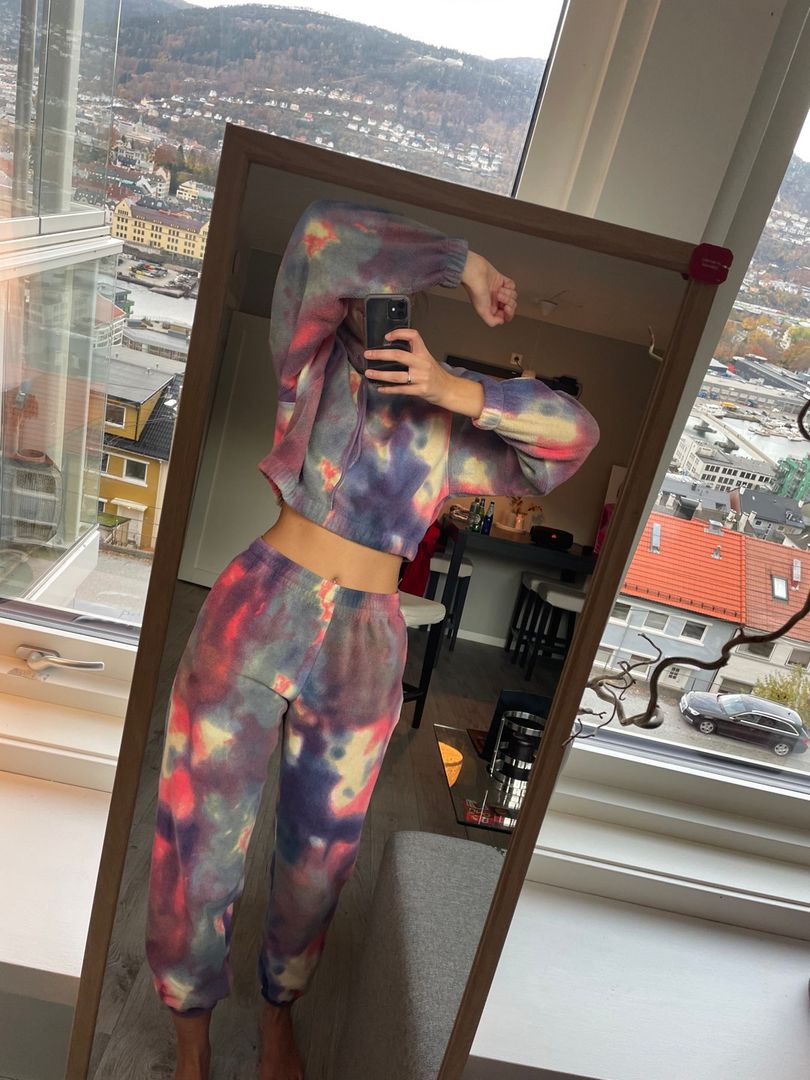 Fargerik kosedress • Tise