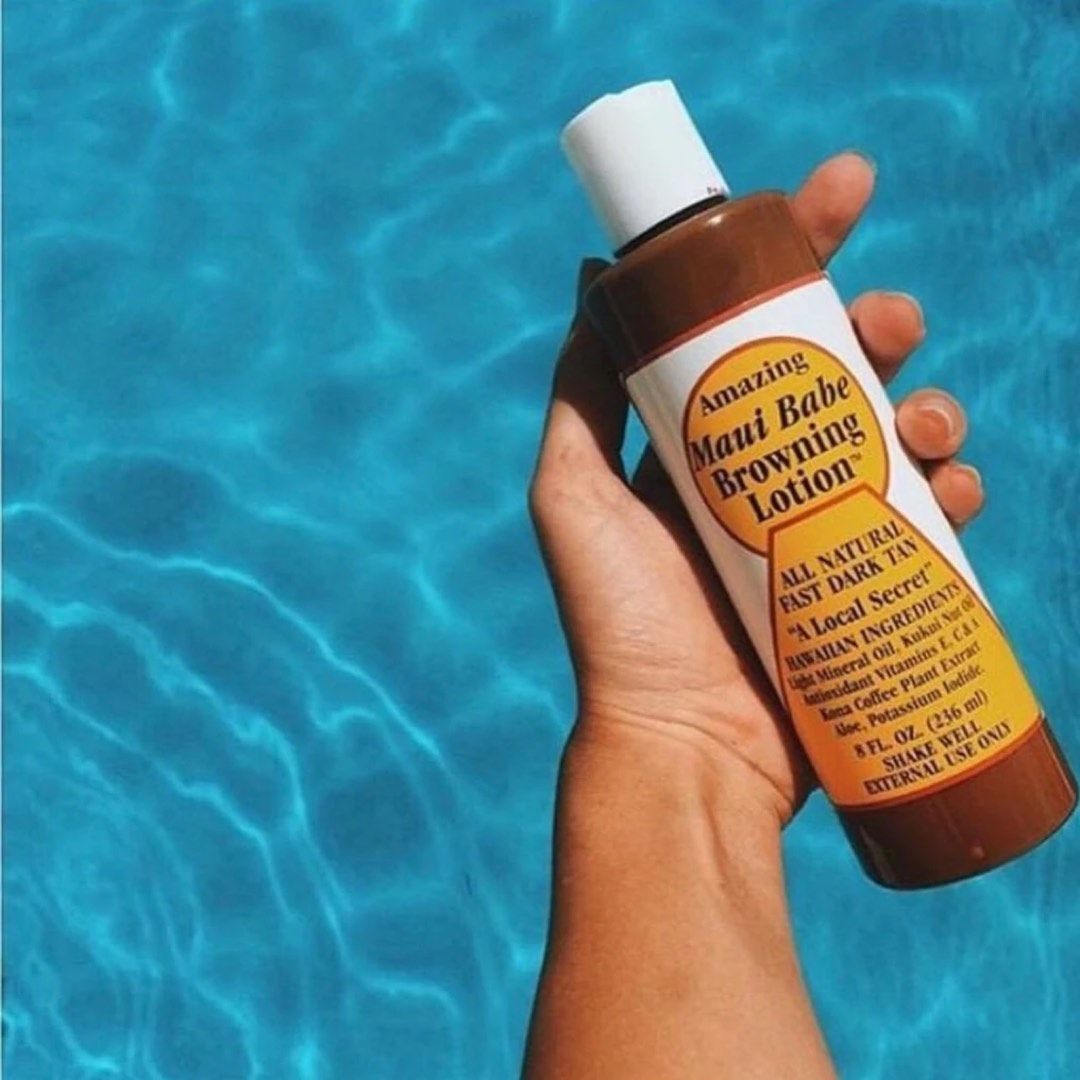 Maui babe tanning • Tise