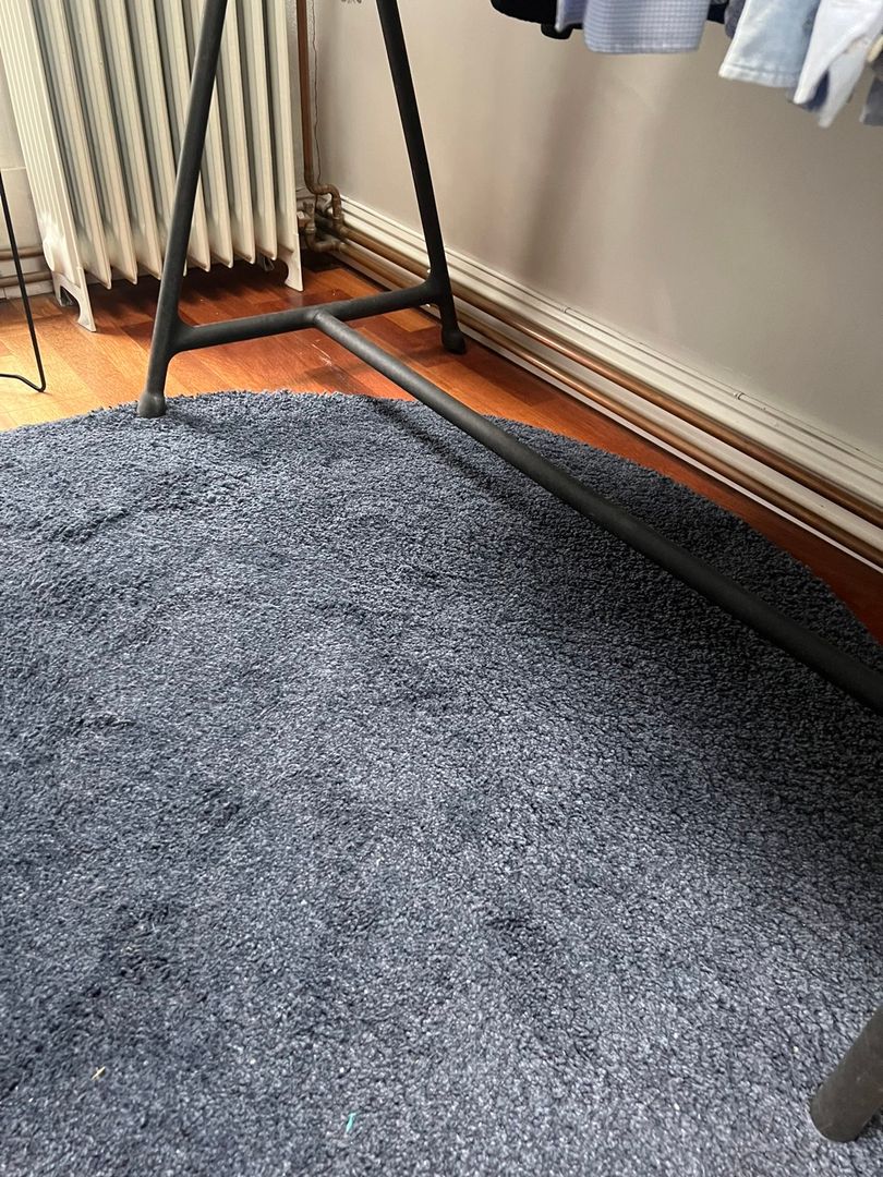 Blått gulvteppe • Tise