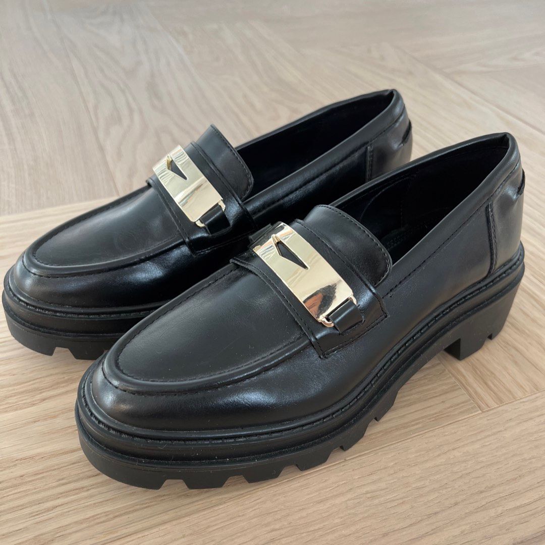 Zara chunky loafers • Tise
