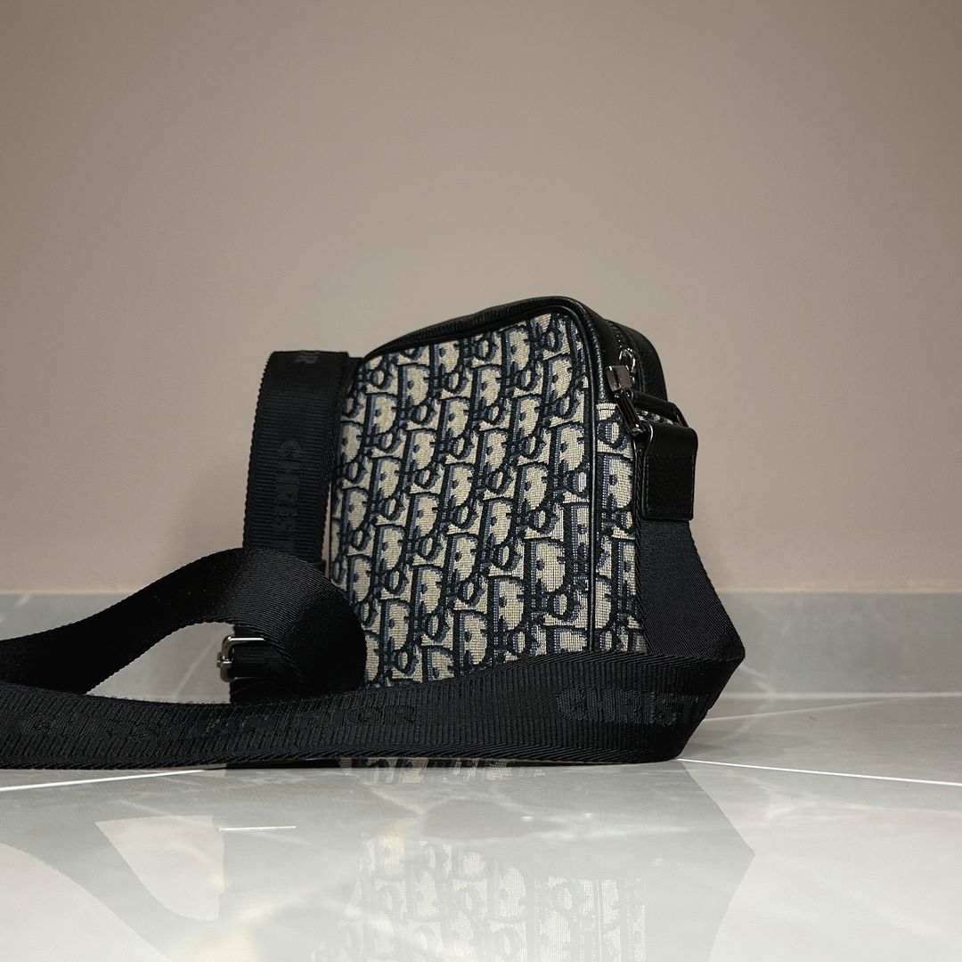 Dior Crossbody Bag • Tise