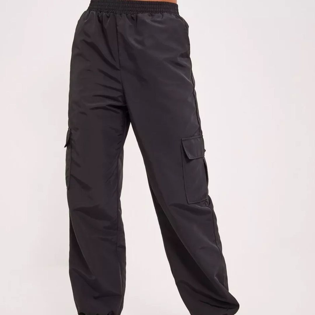 Cargo parachute pant • Tise