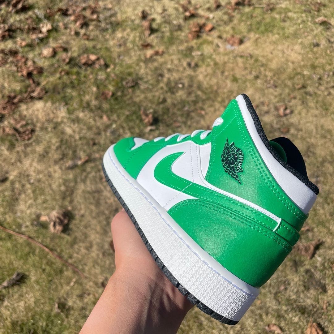 greenish blue jordans