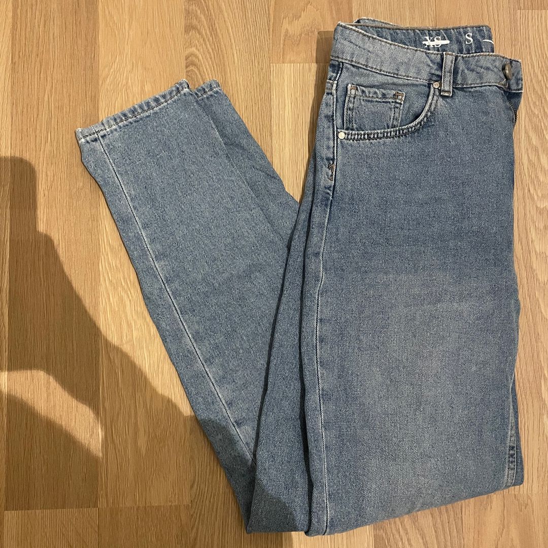 Bikbok sales girlfriend jeans