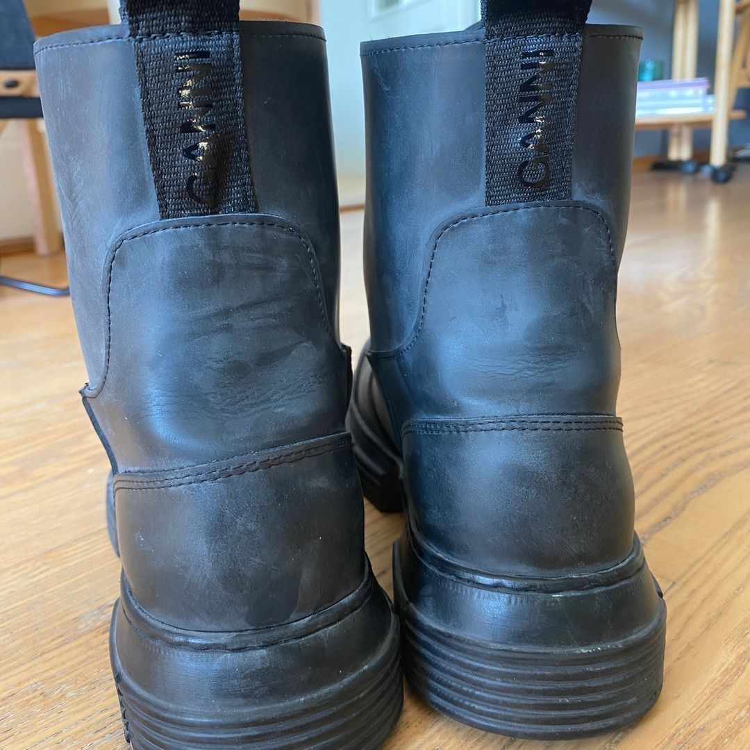 Ganni rubber boots • Tise
