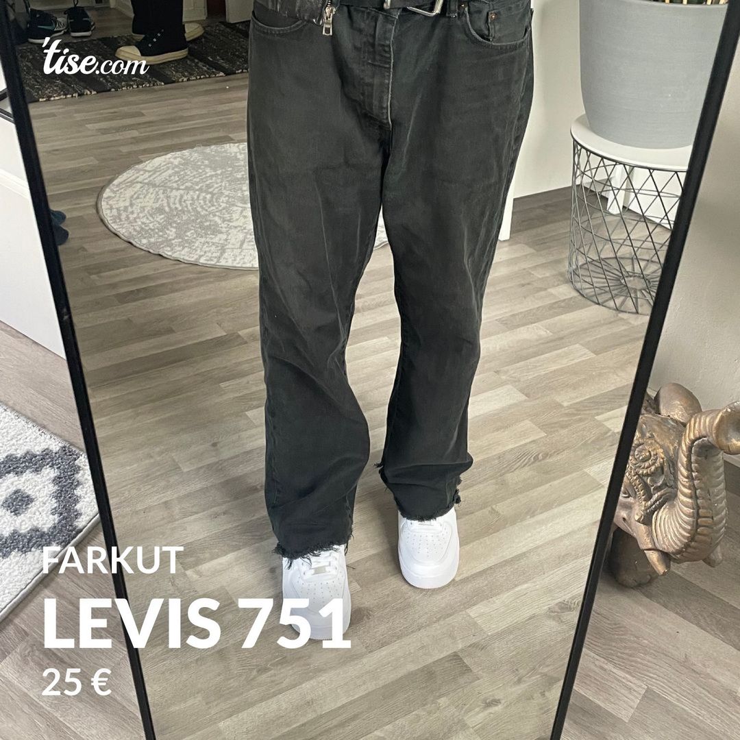 Levis 751 deals