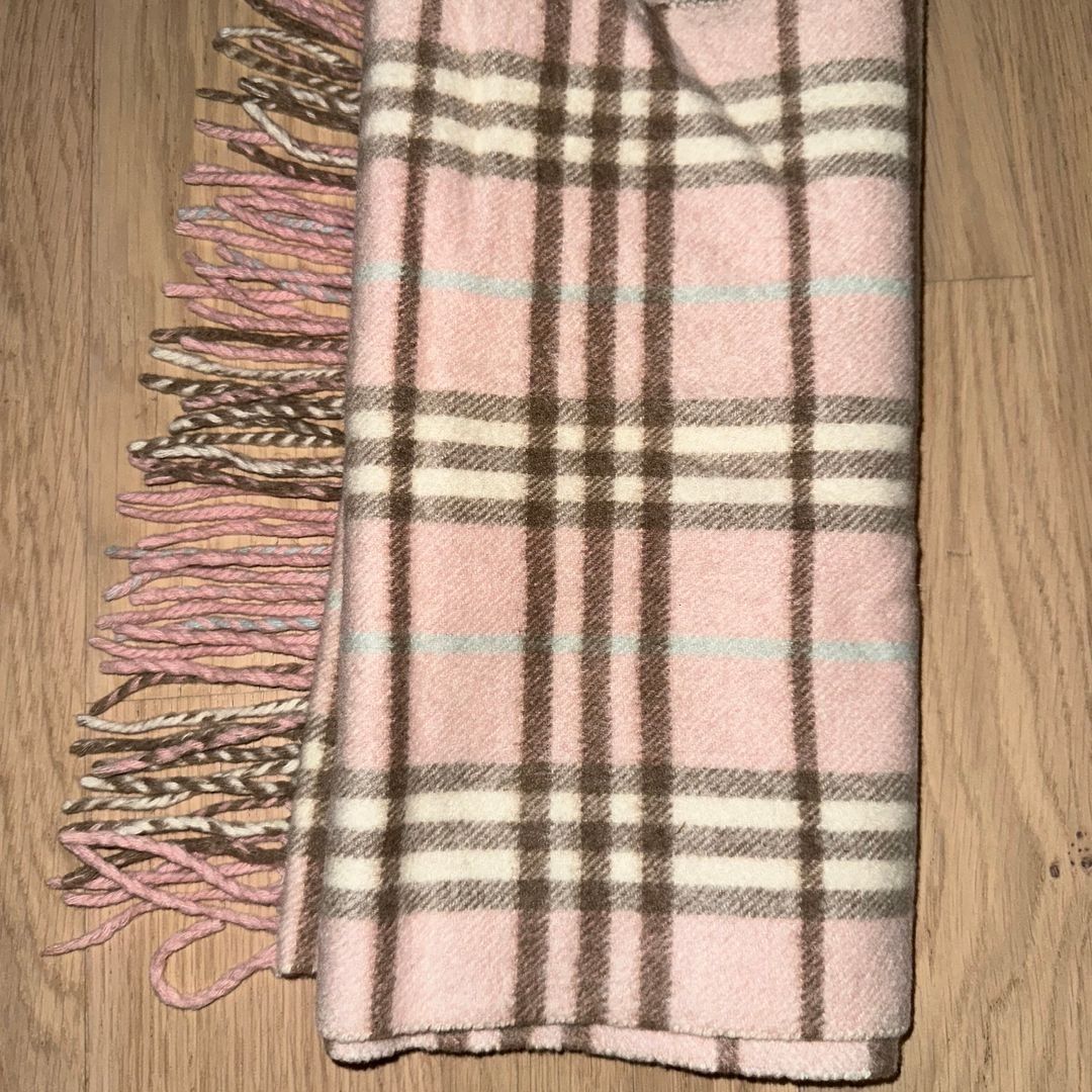 Burberry skjerf rosa hotsell