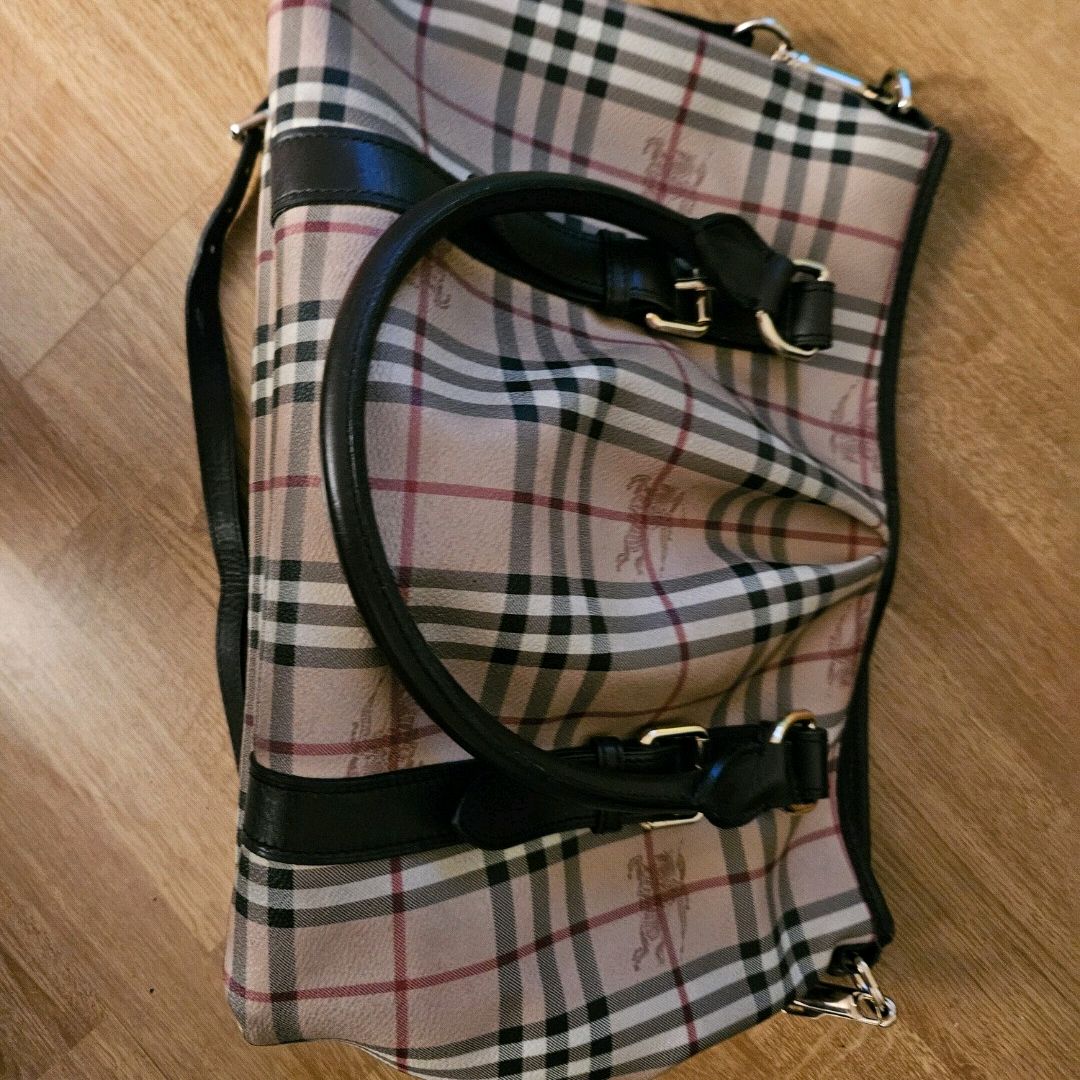 Burberry veske on sale