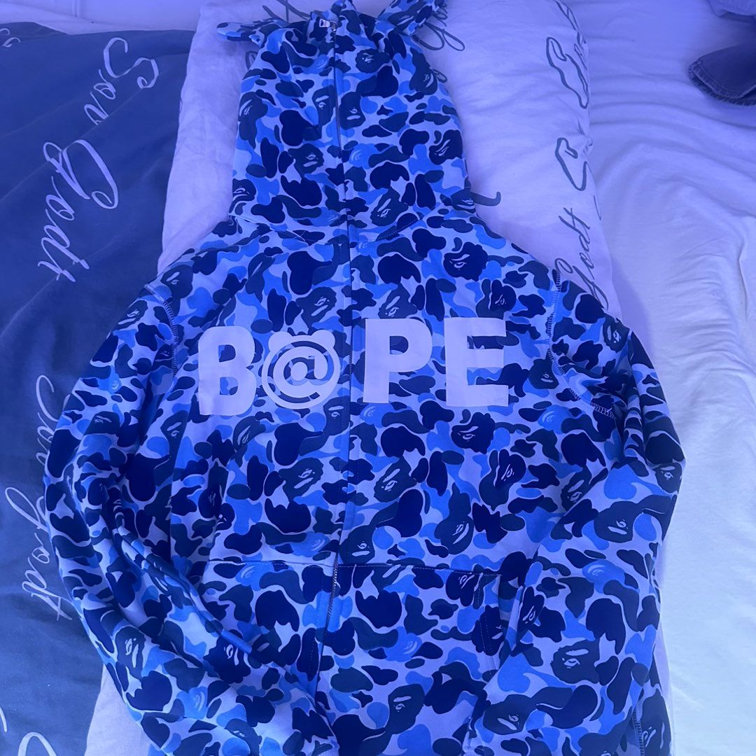 Bape bear hoodie Tise