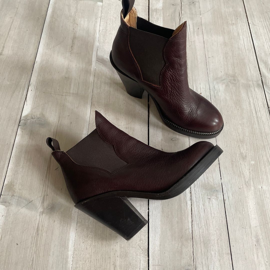 Acne star boots Tise