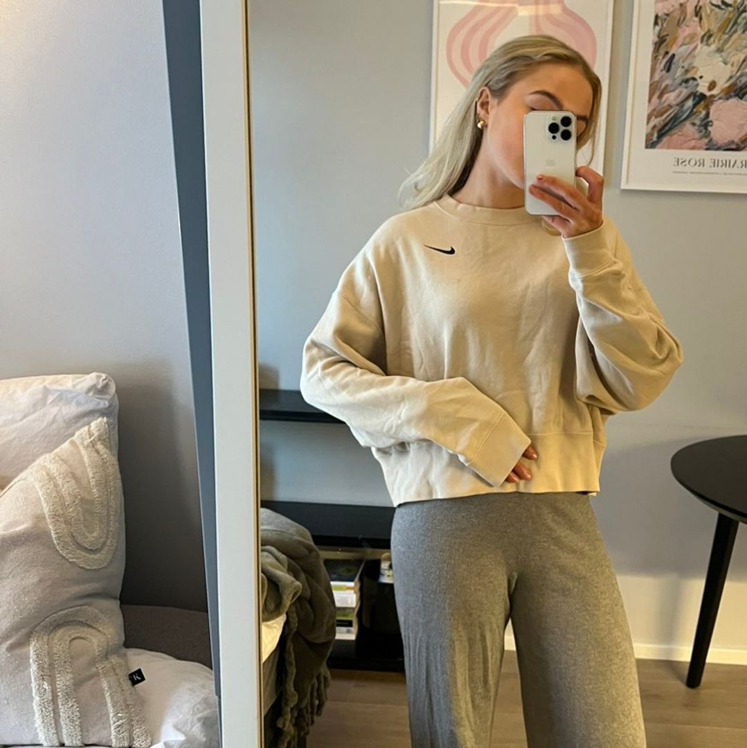 Nike crew trend sweatshirt oatmeal sale