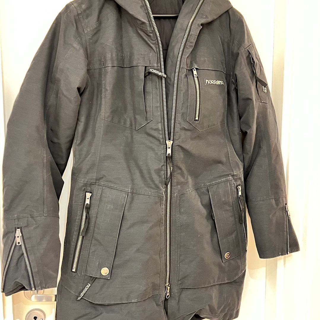 Norrona 29 parka S Tise