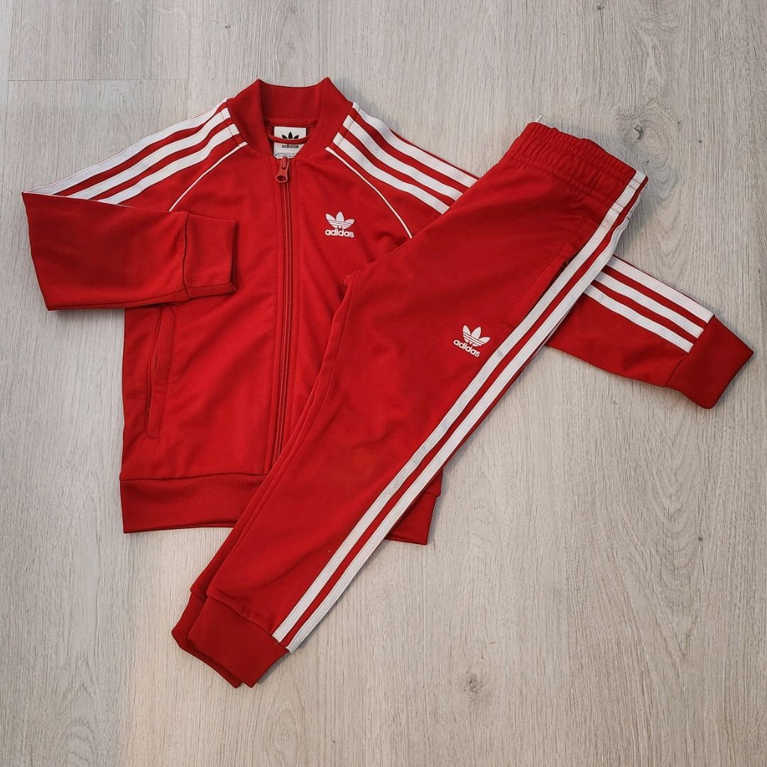 Adidas joggedress hot sale