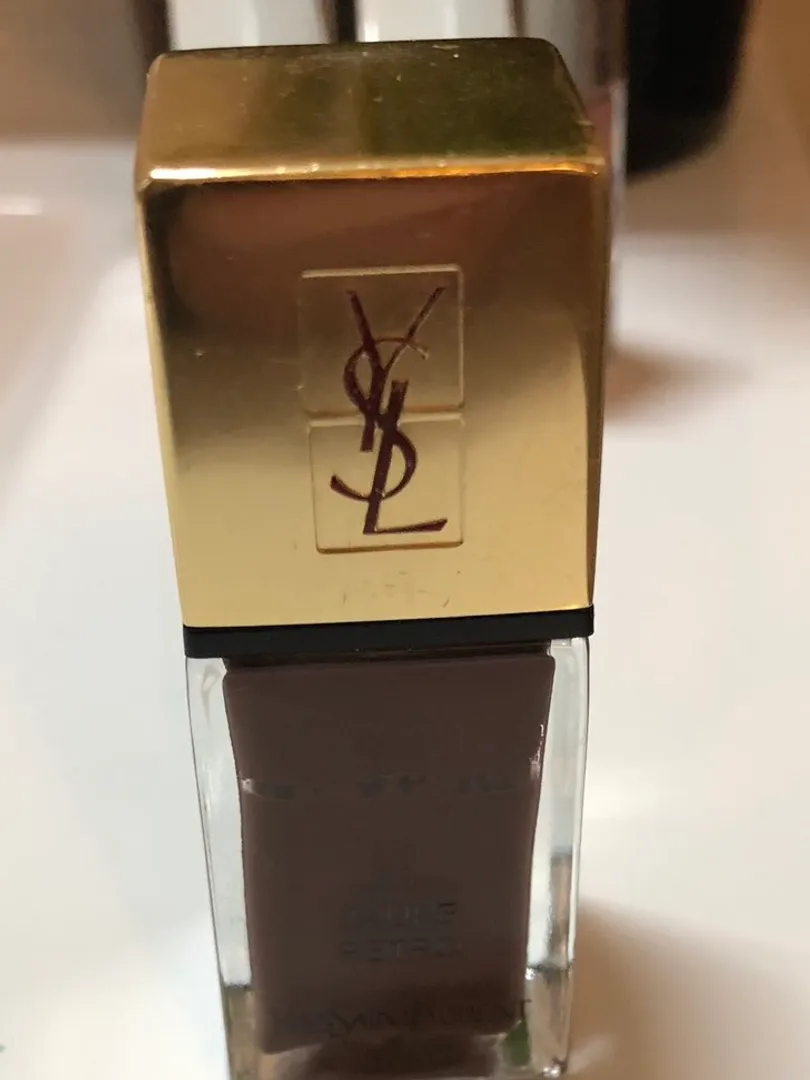 YSL neglelakk Tise