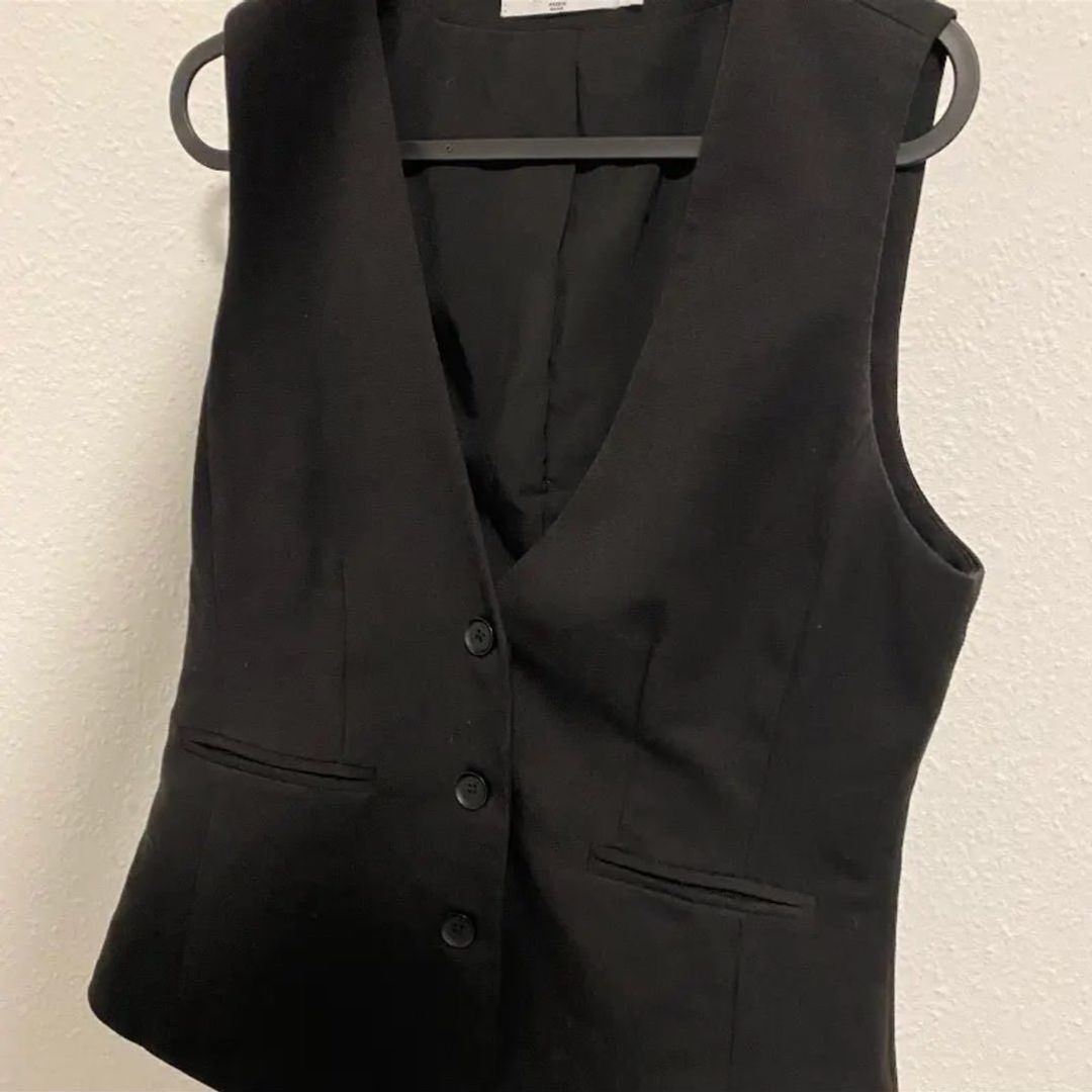 NA KD vest Tise