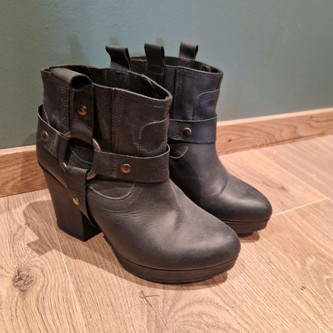 Boots Tag Oslo Tise