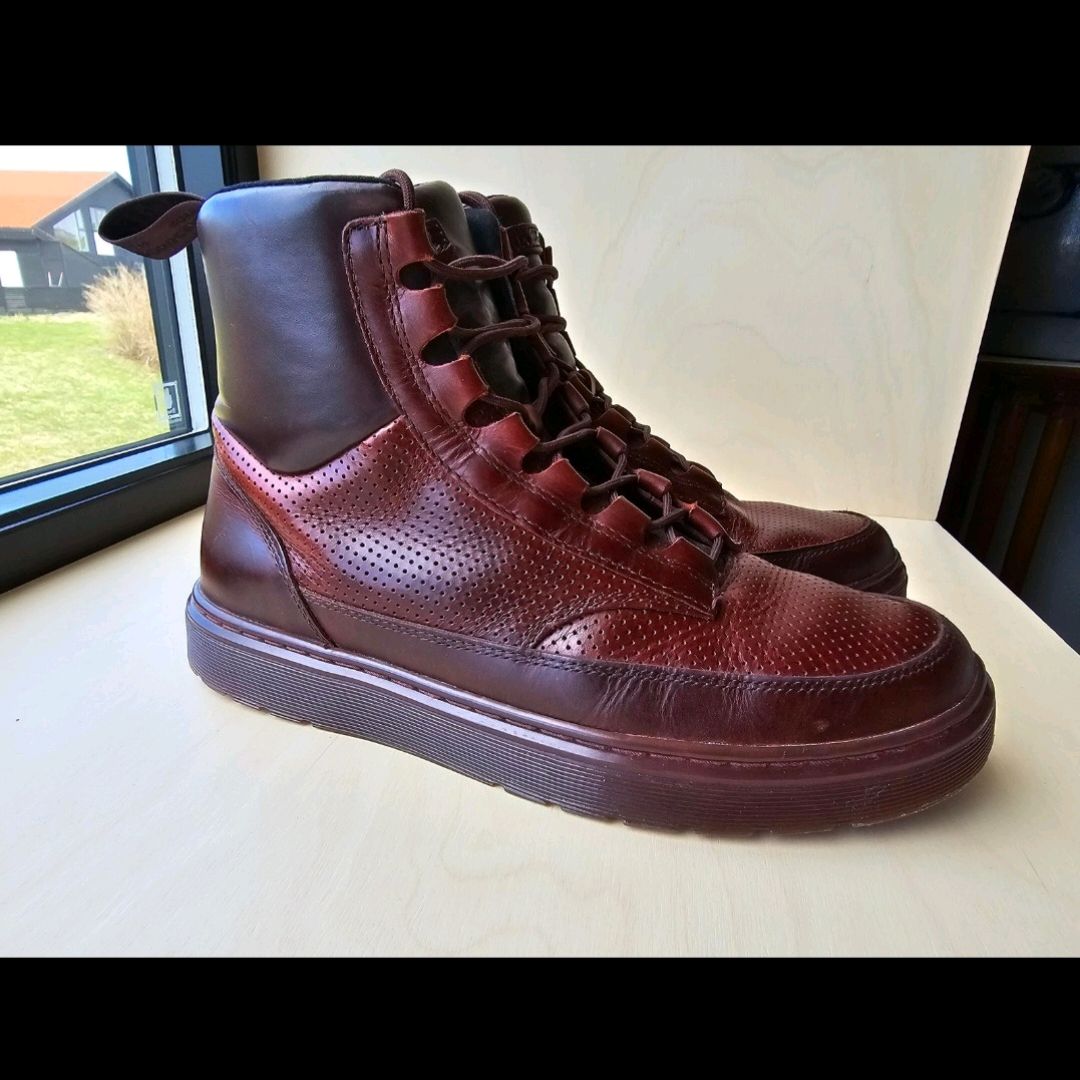 Dr. Martens Kamar Tise