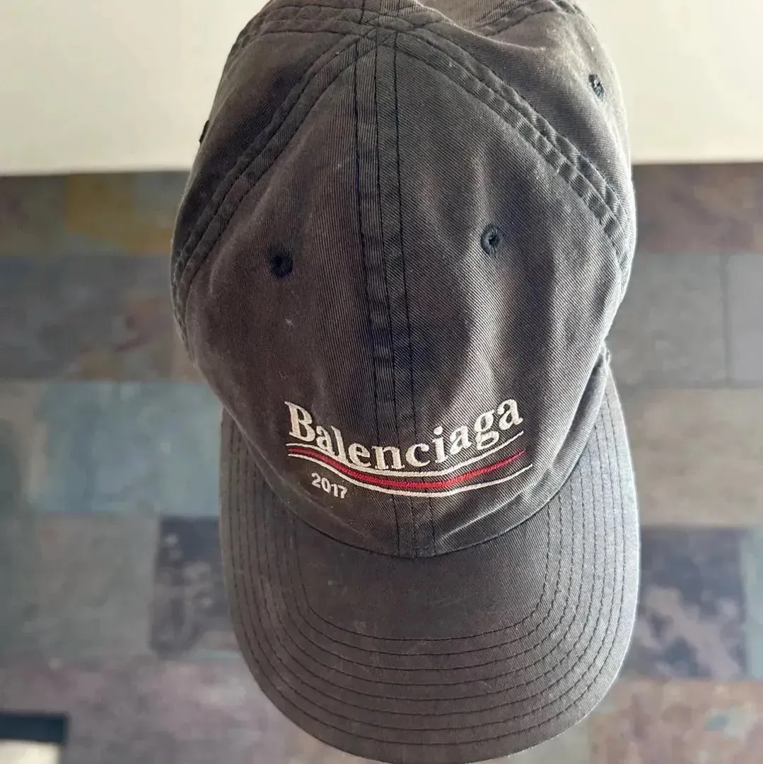 Balenciaga 2017 cap fake clearance