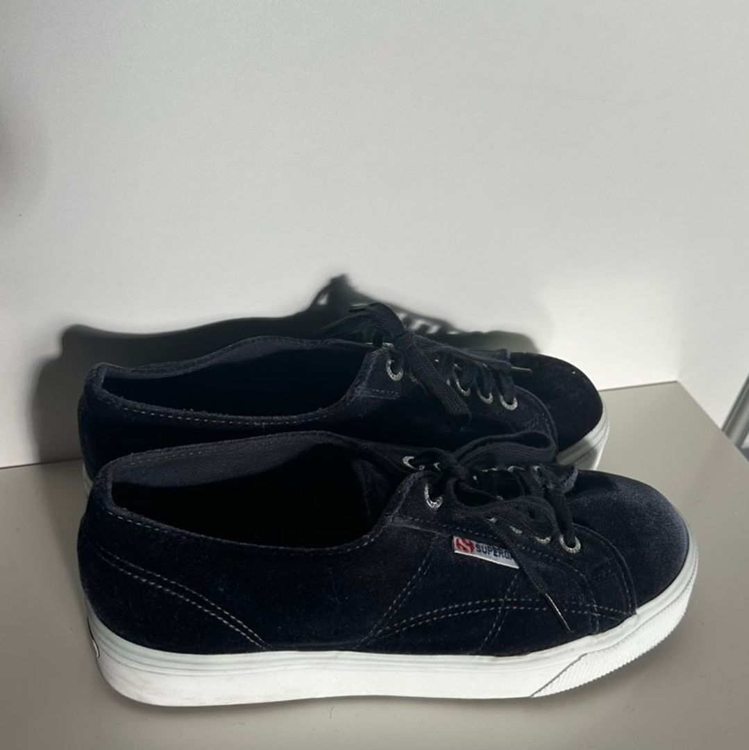 Superga svart velour clearance