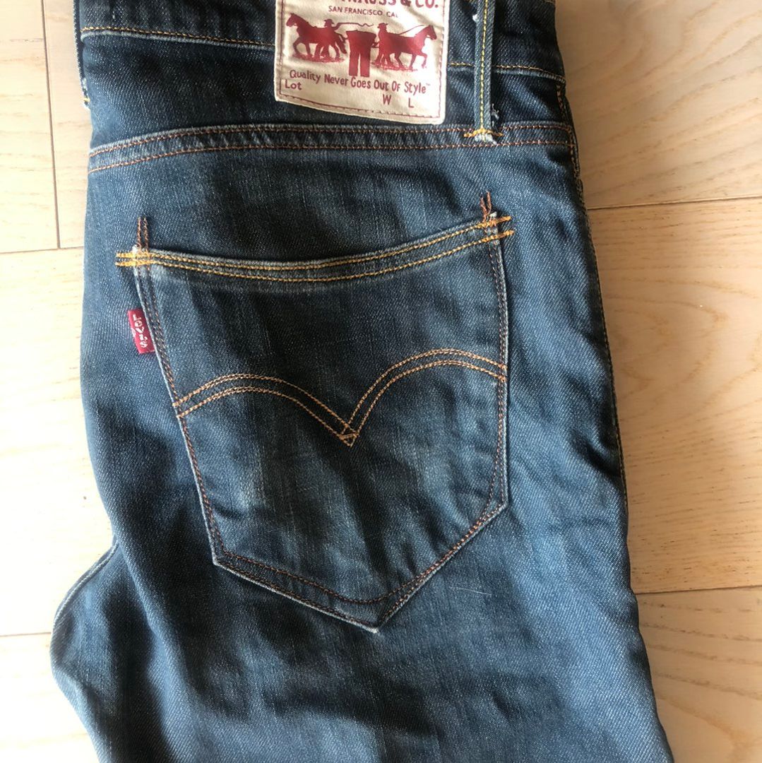 Levis 504 straight Tise