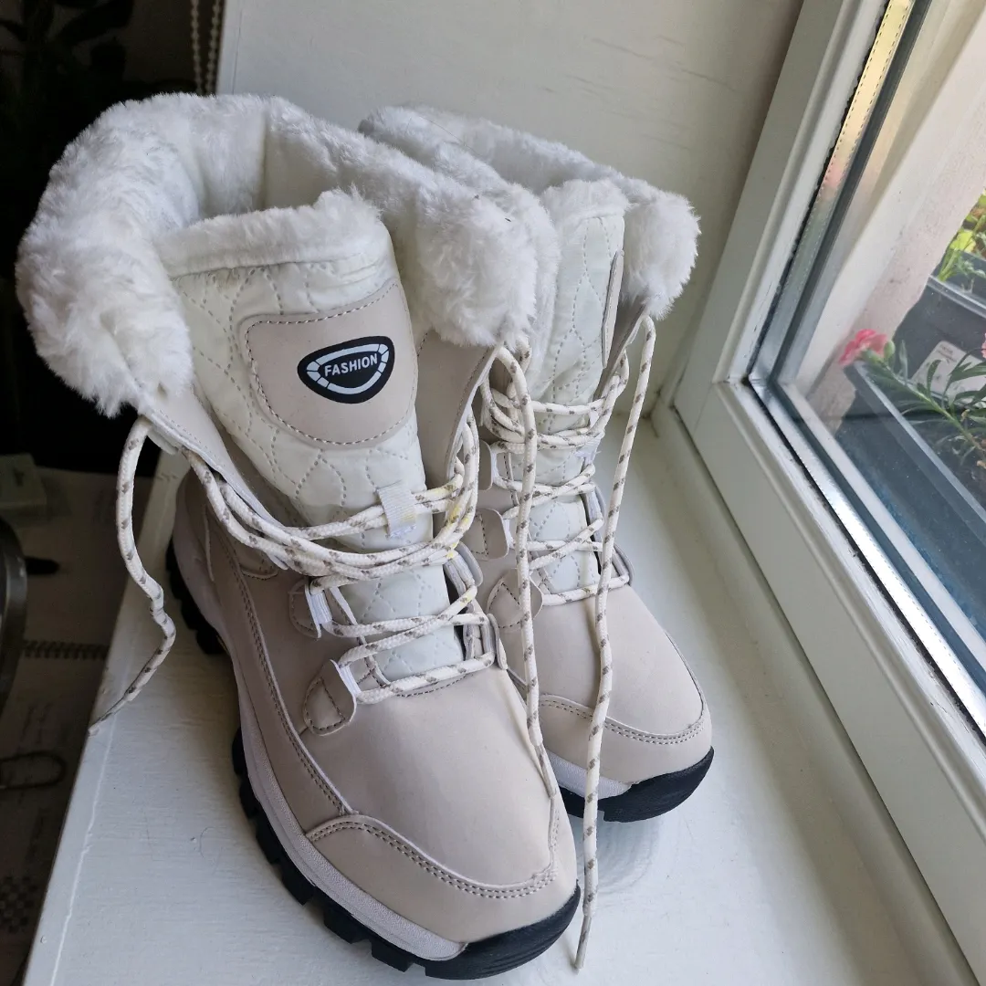 Cute Winter Shoes Tise