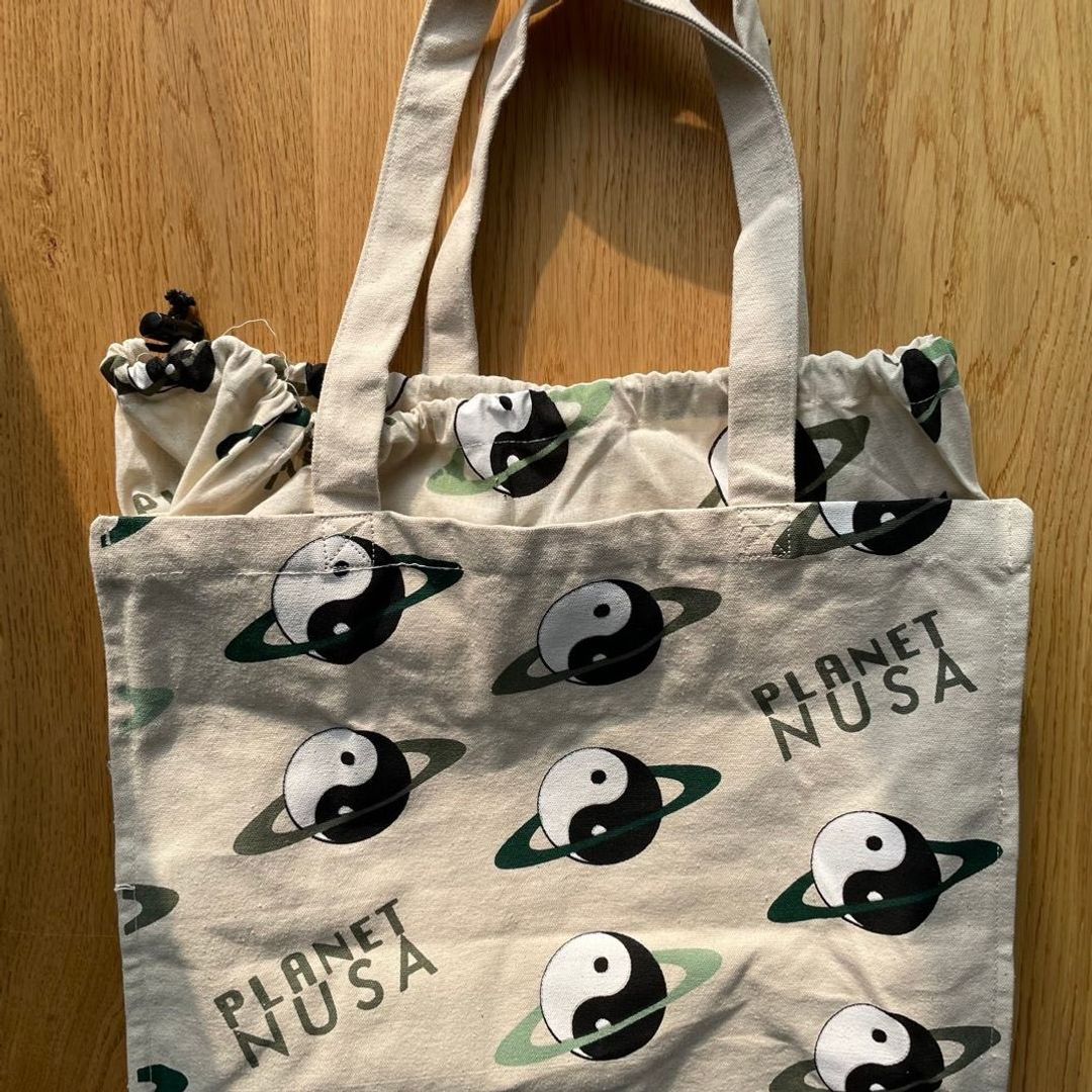 ■ffroi■ Nussa Tote Bag nusa tote CARRIER1_BAG_-_WHITE_grande.