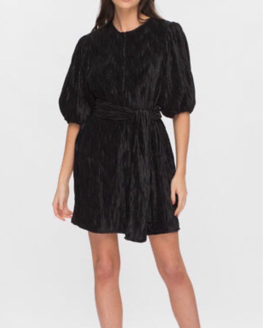 Ganni pleated satin kjole sales