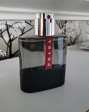 PRADA プラダ　手袋　本革　未使用品に近い prada' Tuotteet for sale · Tise
